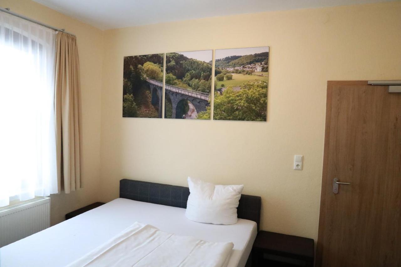 Beim Heines Hotel Daun Exterior photo