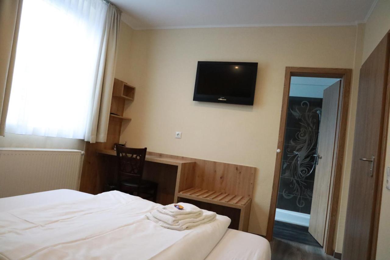 Beim Heines Hotel Daun Exterior photo