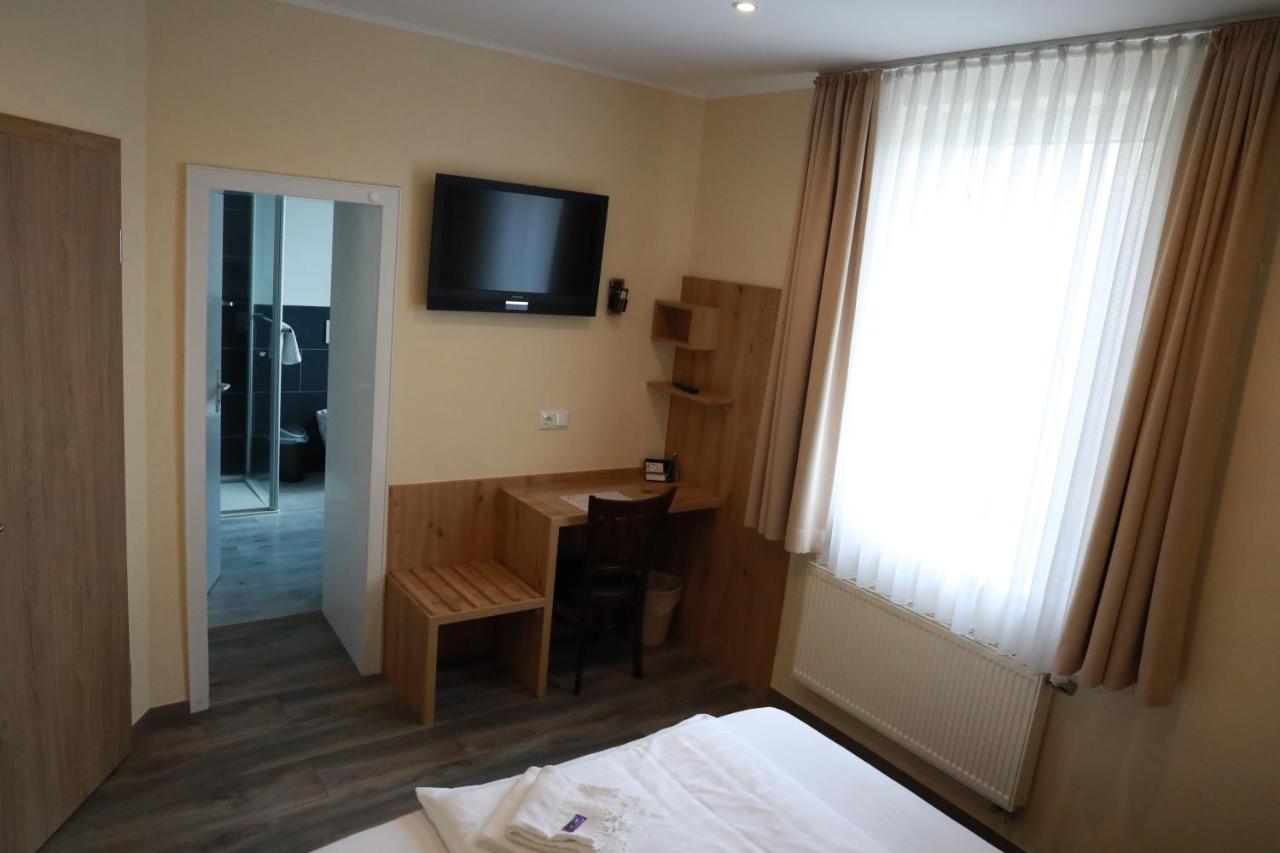 Beim Heines Hotel Daun Exterior photo